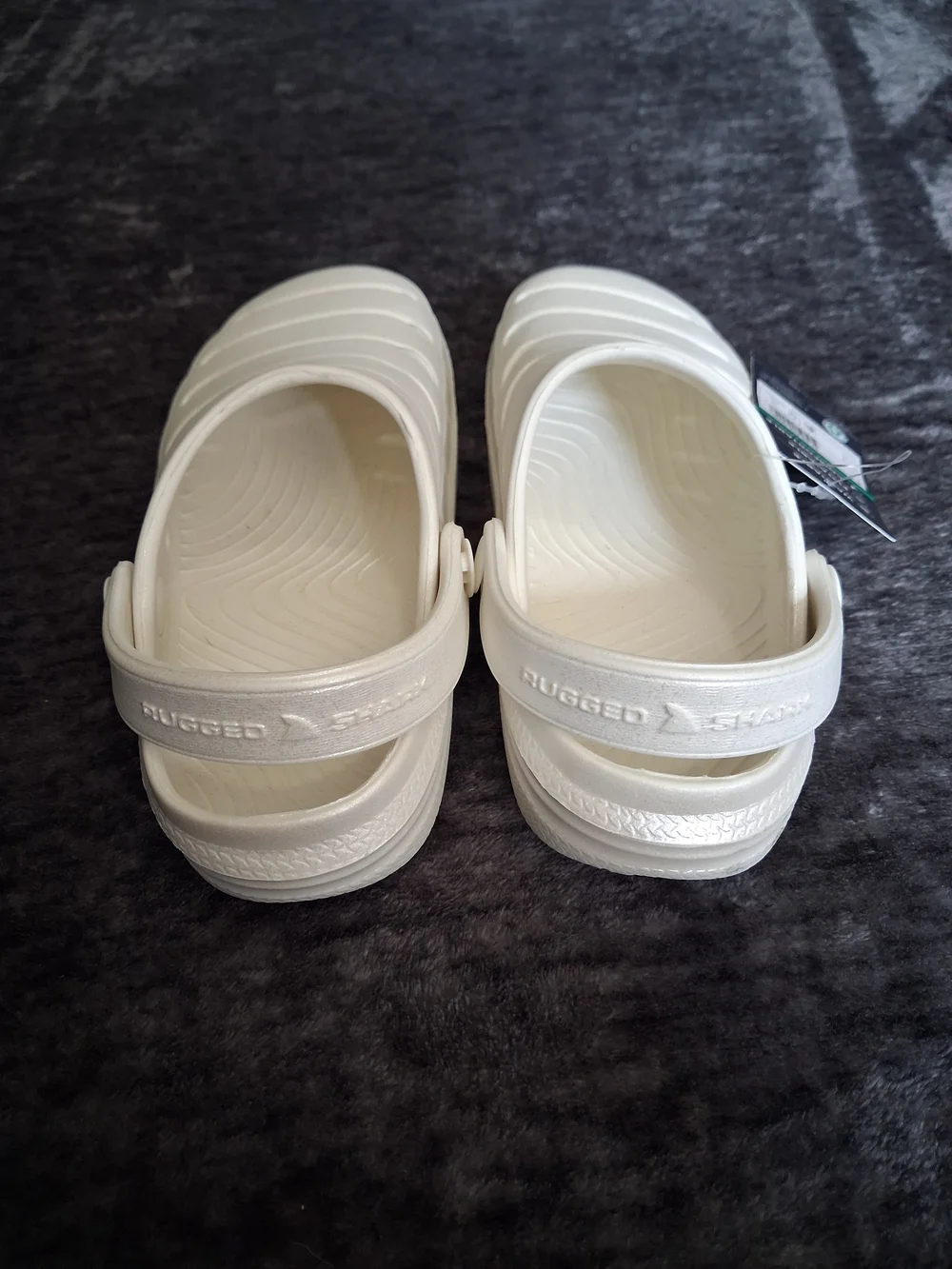 NWT Rugged Shark Pearly White Slip On Clog Shoes Girls Size 11